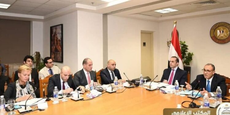 وزيرا الشئون النيابية والخارجية  يلتقيان بسفراء دول الاتحاد الأوروبى المعتمدين في مصر