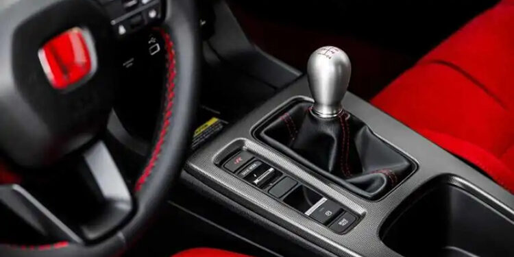 هوندا سيفيك تفوز بلقب أفضل سيارة “مانيوال” مبيعًا خلال 2024