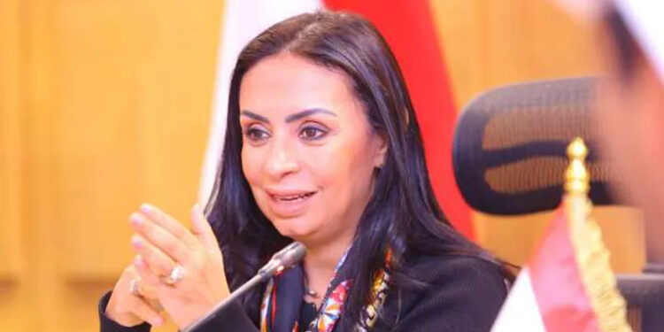 وزيرة التضامن: خطوط الوزارة الساخنة تستقبل ما يزيد على 2 مليون و300 ألف اتصال