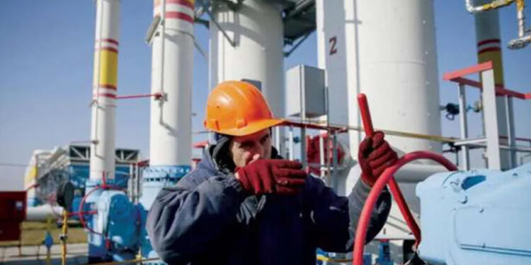 أستاذ طاقة: مشاركة القطاع الخاص في قطاع البترول والغاز تصب في صالح الاقتصاد