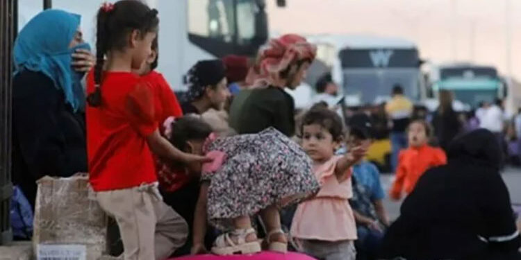 لبنان يمنع دخول اللبنانيين من غير حاملي الإقامة السورية إلى سوريا