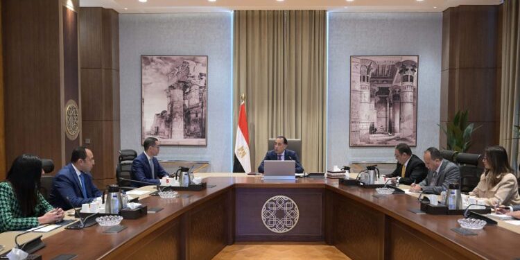 رئيس الوزراء يتابع إجراءات طرح الشركات التابعة للقوات المسلحة