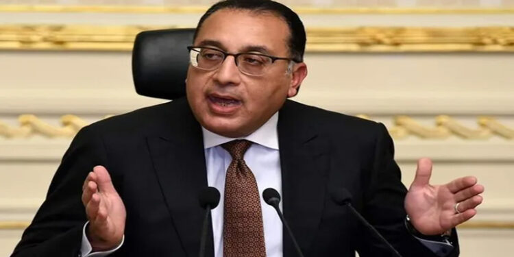 رئيس الوزراء يستعرض موقف الأراضي وأعمال التنمية بالساحل الشمالي الغربي