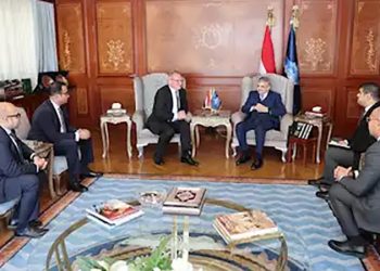 الفريق أسامة ربيع يلتقي الرئيس التنفيذي لشركة قناة السويس للحاويات