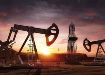 أسعار النفط ترتفع وسط توقعات بانخفاض في المخزونات الأمريكية