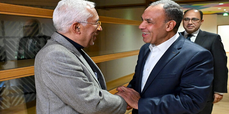 وزير الخارجية والهجرة يلتقى مع رئيس المجلس الأوروبى