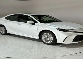 أسعار السيارة تويوتا كامري موديل 2025 في السعودية