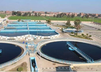 وزير الإسكان يستعرض مشروعات الشركة القابضة لمياه الشرب والصرف الصحي في 2024