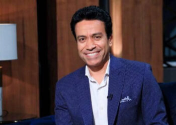 سامح حسين يقدم مسرحية بعنوان “وحيد في المنزل” والعرض في دبى 7 فبراير