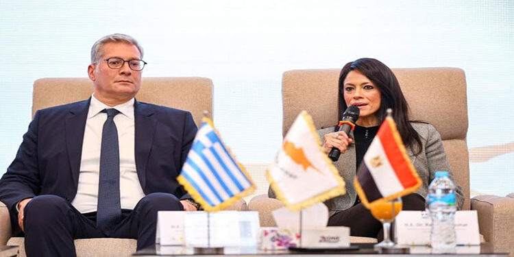 وزيرة التخطيط  تلقي الكلمة الرئيسية في الجلسة الافتتاحية لمنتدى الأعمال المصري اليوناني القبرصي