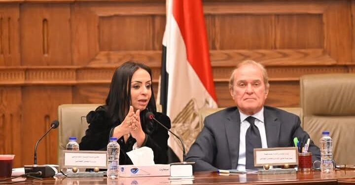 وزيرة التضامن تناقش تقرير لجنة حقوق الإنسان والتضامن الاجتماعي بمجلس الشيوخ