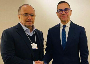 وزير الاستثمار  يلتقى الشريك المؤسس وعضو مجلس الإدارة بشركة الظاهرة القابضة الإماراتية.