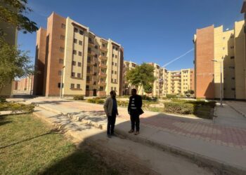 وزير الإسكان يتابع موقف أعمال التطوير ورفع الكفاءة للطرق والمرافق والخدمات بعددٍ من المدن الجديدة