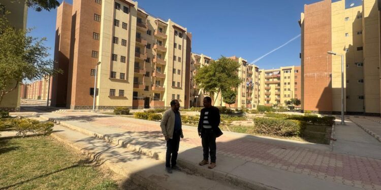 وزير الإسكان يتابع موقف أعمال التطوير ورفع الكفاءة للطرق والمرافق والخدمات بعددٍ من المدن الجديدة