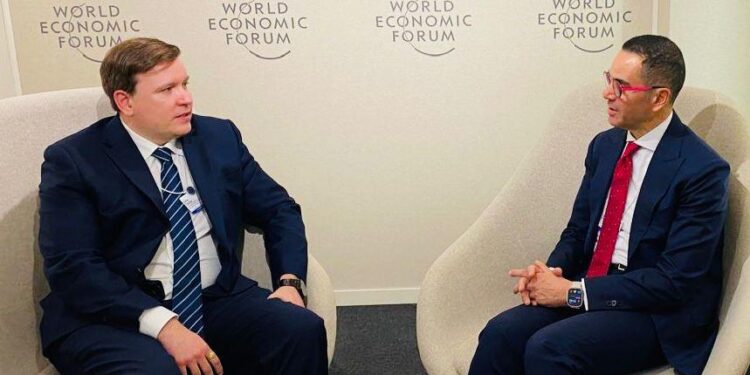 وزير الاستثمار يلتقى وزير التجارة الفنلندي لبحث سبل تنمية وتطوير العلاقات الاقتصادية المشتركة بين البلدين