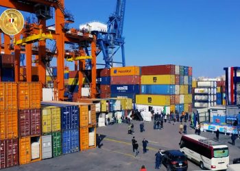 رئيس الوزراء يتابع الإجراءات التنفيذية لتقليل زمن الافراج الجمركي عن البضائع والسلع