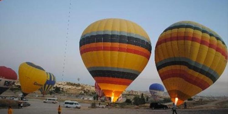 الطيران تعلن تفاصيل تعرض إحدى رحلات شركة “دريم للبالون” لهبوط اضطراري في منطقة جبلية