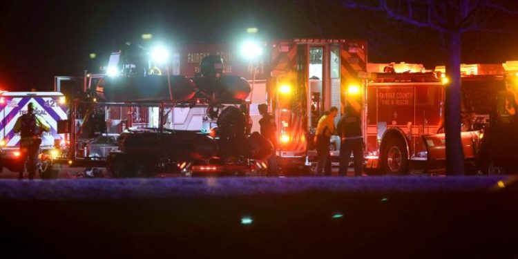 انتشال 18 جثة من نهر بوتوماك بواشنطن بعد اصطدام طائرة ومروحية