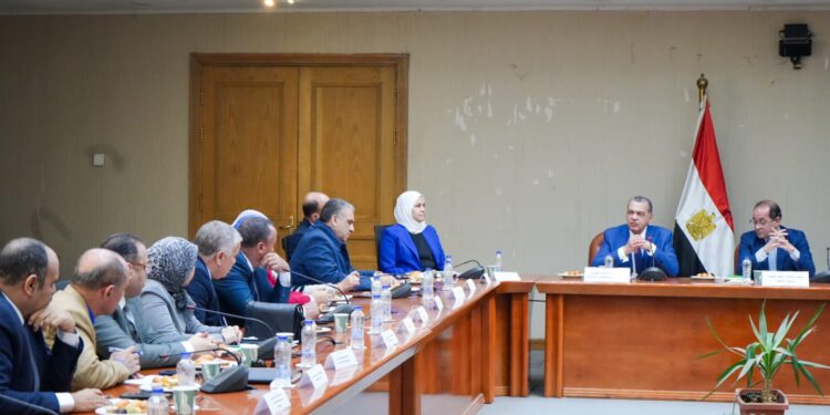 وزير المالية لقيادات الضرائب: مجتمع الأعمال لابد أن يشعر بتحسن ملموس