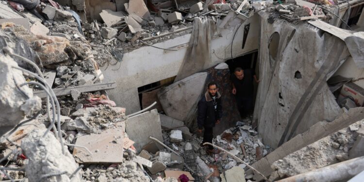 الرئيس الفلسطيني: انخفاض سكان غزة 6% دليل على وحشية الاحتلال