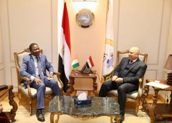 وزير النقل يبحث مع  سفير جمهورية كوت ديفوار بالقاهرة تحقيق انطلاقة كبيرة للتعاون المشترك