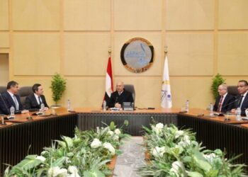 وزير الصناعة والنقل يشهد توقيع عقد مشروع الميناء الجاف والمنطقة اللوجستية بمدينة العاشر من رمضان