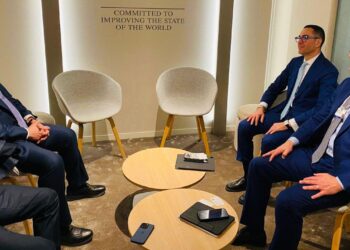 وزير الاستثمار يلتقي نائب وزير الصناعة السعودي والمدير غير التنفيذي لشركة معادن