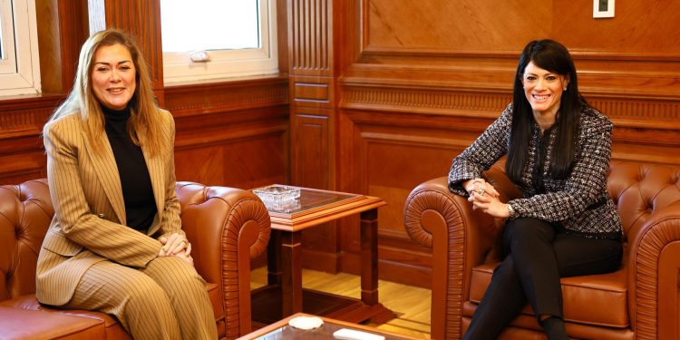 رانيا المشاط تلتقي المدير التنفيذي للأكاديمية الوطنية للتدريب لبحث جهود التعاون المُشترك لزيادة الاستثمار في العنصر البشري