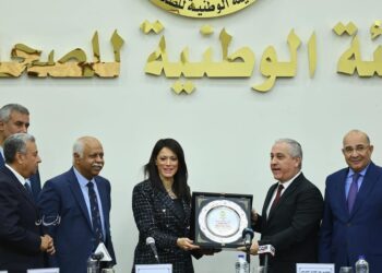 وزيرة التخطيط تعقد لقاءً موسعًا مع الهيئة الوطنية للصحافة بحضور رؤساء تحرير الصحف وعدد من الكتاب الصحفيين