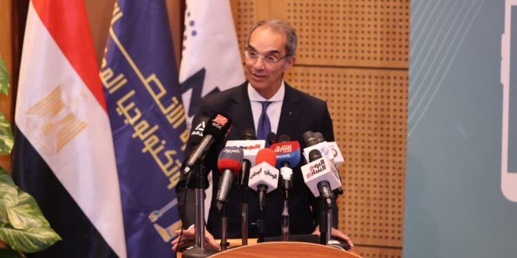 وزير الاتصالات يشهد مراسم إطلاق خدمة الاتصال عبر شبكات الواى فاى Wi-Fi Calling فى السوق المصرى
