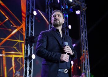 وائل جسار يشعل حفل غنائي في القاهرة