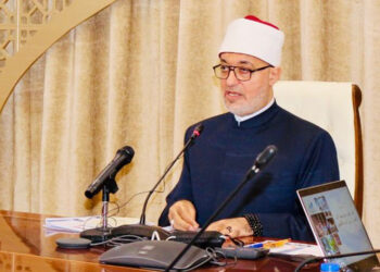 مفتي الجمهورية: الإيمان بالله أساس مشترك بين جميع الأديان السماوية.. فيديو