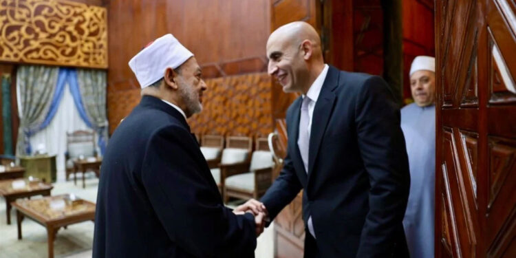 شيخ الأزهر ووزير التعليم يناقشان تعزيز تدريس العربى والدين بالمناهج