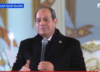 الرئيس السيسي يهدي البابا تواضروس باقة من الورود بمناسبة عيد الميلاد