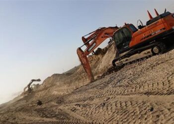 وزير الإسكان يتابع مشروعات المرافق بمساحة 8500 فدان بتوسعات مدينة الشيخ زايد