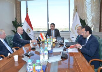 وزير التموين يبحث تعزيز التعاون مع شركة “أرتك بيبر” في مجال تصنيع الإيثانول والبجاس ولب الورق