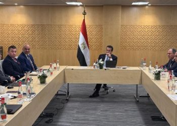 وزير الصحة يلتقي ممثلي شركة Nihon Kohden لبحث تعزيز التعاون في دعم القطاع الصحي