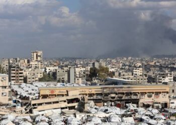 أستاذ علاقات دولية: هجوم الاحتلال على اليمن محاولة لقطع الذراع الأخيرة لإيران في المنطقة