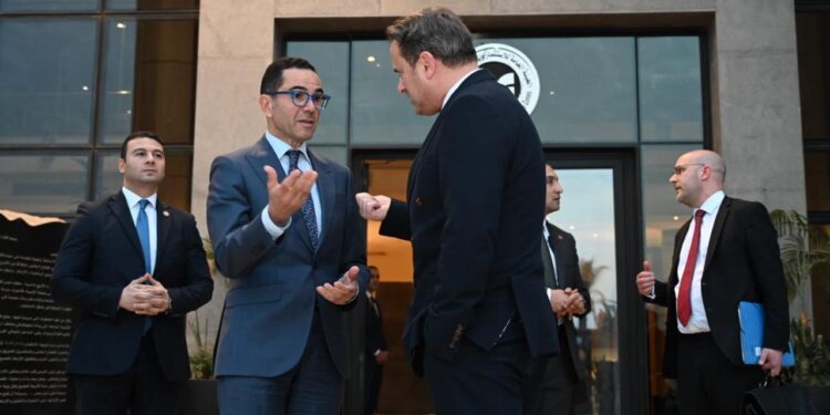 وزير الاستثمار  يستقبل نائب رئيس وزراء لوكسمبورج لبحث سبل تعزيز التعاون الاقتصادي والاستثماري المشترك بين البلدين.