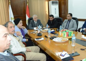 رئيس شعبة المكملات الغذائية: نطالب بإعادة النظر فى القرار 725 و آلية تطبيقه لحماية السوق والمستهلك المصري