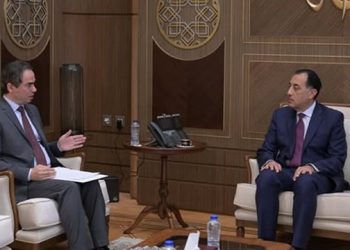 رئيس الوزراء يتابع مع رئيس الهيئة الوطنية للإعلام ملفات العمل في الفترة الماضية