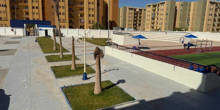 وزير الإسكان يتابع الموقف التنفيذي لعددٍ من المشروعات بمدينة أسيوط الجديدة