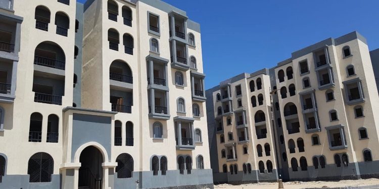 وزير الإسكان يستعرض ملفات عمل ومشروعات قطاع التنمية والإنشاءات بهيئة المجتمعات العمرانية