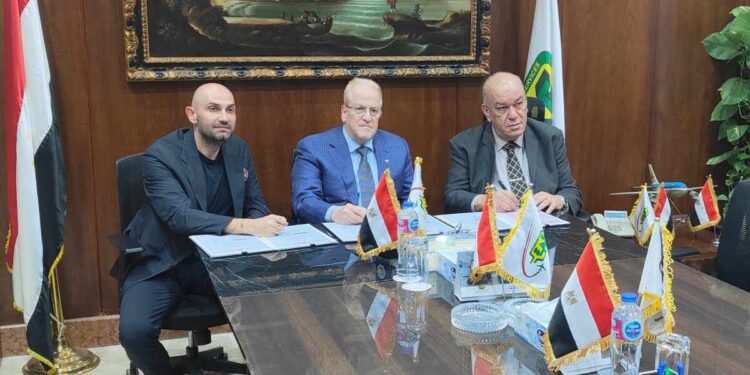 الميناء توقع اتفاقية مع الشركه المصريه لخدمات الطيران(E .A.s)  لإدارة ٦ استراحات لمباني مطار القاهرة