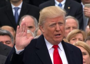 دونالد ترامب يؤدي اليمين الدستورية رئيسا للولايات المتحدة الأمريكية