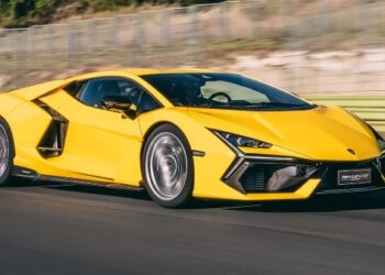 شركة لامبورجيني تعلن استدعاء محدود يشمل نموذجين فقط من سيارتها ريفويلتو 2024