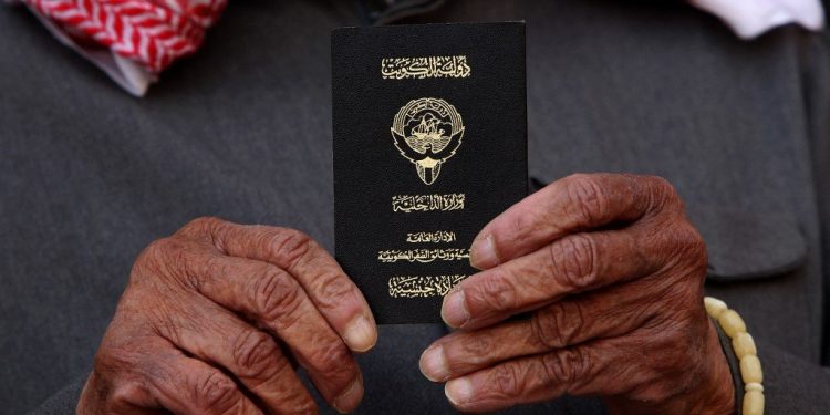 خطوة كويتية “قد” تعيد الجنسية لأشخاص سحبت منهم