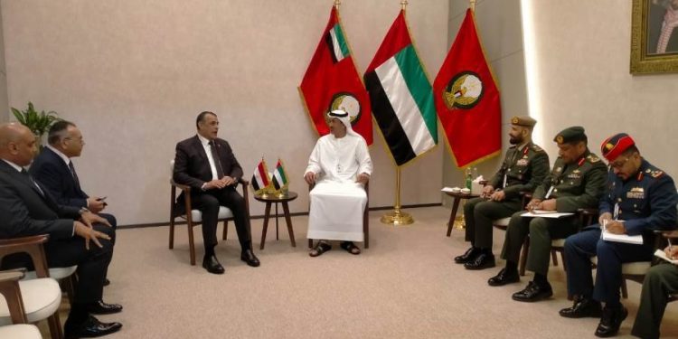 وزير الدولة للإنتاج الحربى  يلتقى وزير الدولة لشؤون الدفاع الإماراتى