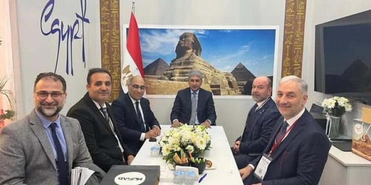 وزير السياحة والآثار يعقد عدد من اللقاءات المهنية خلال زيارته لتركيا