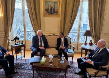 وزير الخارجية والهجرة يلتقي بنظيره الأوكراني في باريس